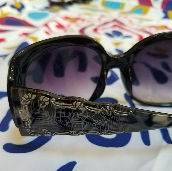 SUNGLASSES!! BEAUTIFUL detail!🌹 - Picture 2 of 7